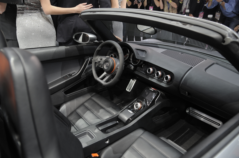 Illustration for article titled Volkswagen Bluesport Concept 42 MPG Roadster Officially Revealed